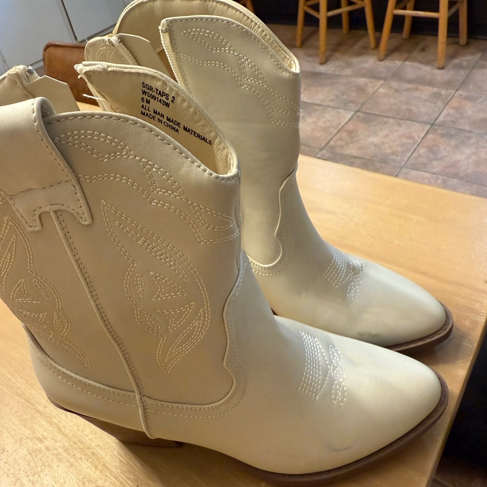 Women's Cream Western Boots